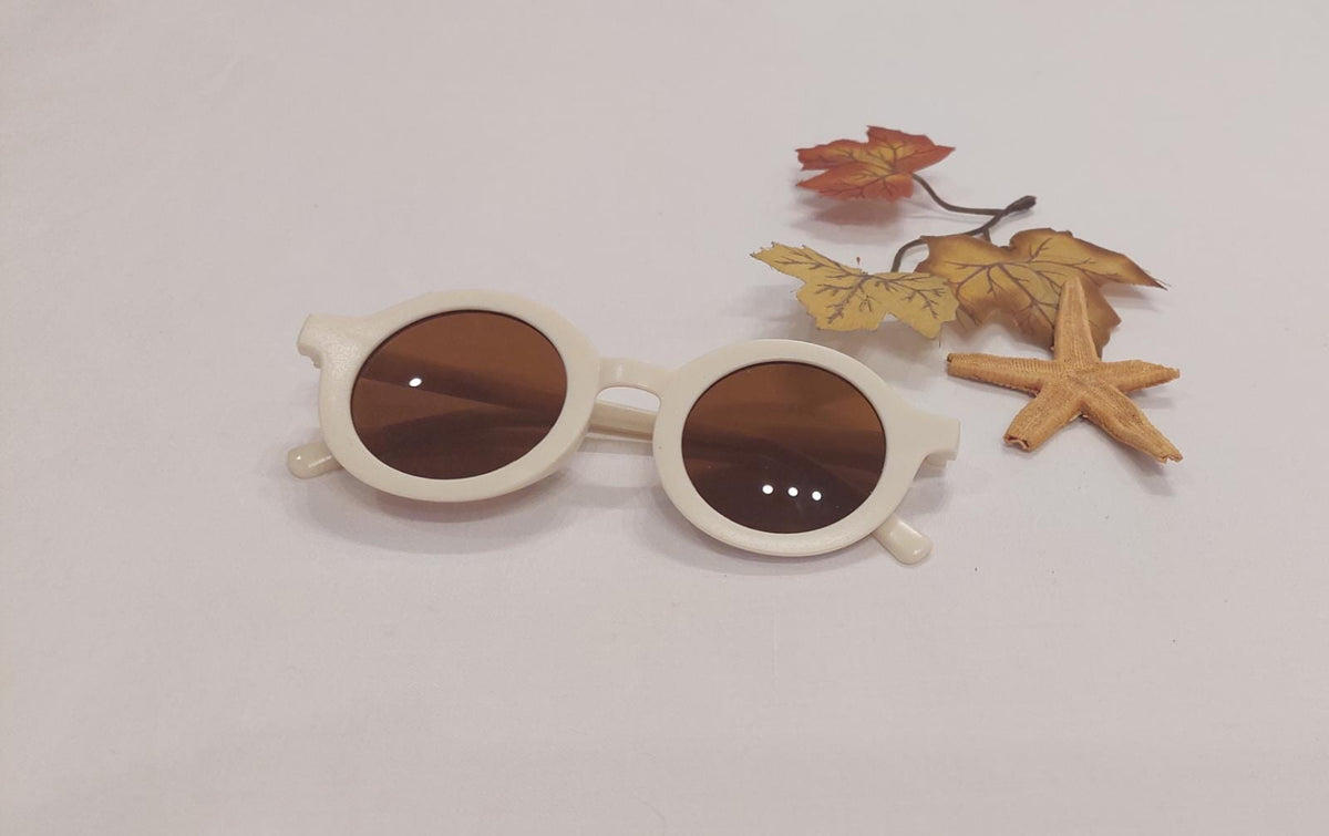 White Simple Glasses